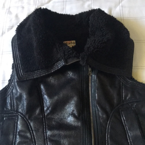 MUDD Black Faux Leather Fur Sherpa Asymmetrical Zip Moto Jacket Vest Sz Large - Picture 2 of 12